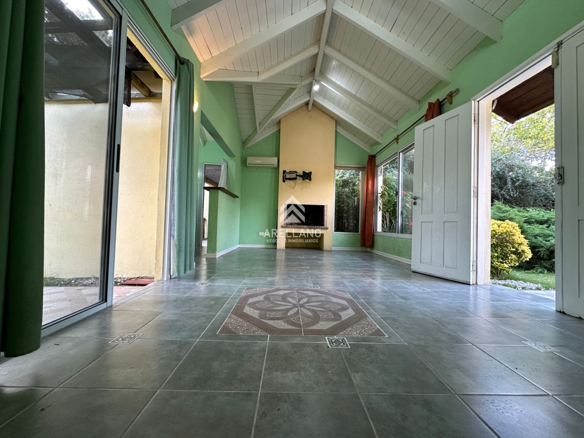 Casa ID.3428 - Venta casa de 2 dormitorios en Punta del Este
