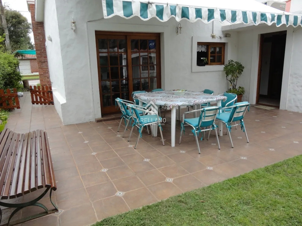 Casa ID.2239 - Venta casa 3 dormitorios Playa Mansa 