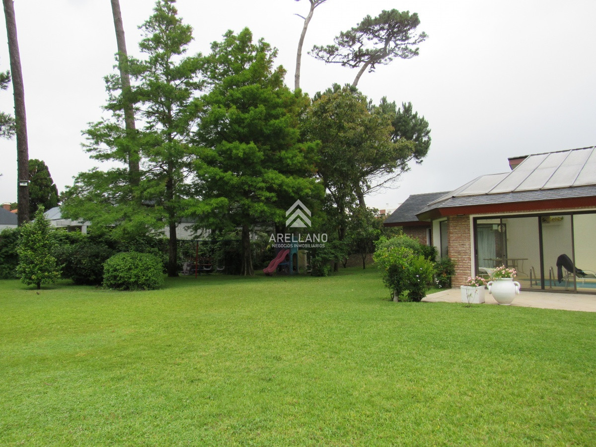 Casa ID.4119 - Casa en venta de 7 dormitorios en Punta del Este