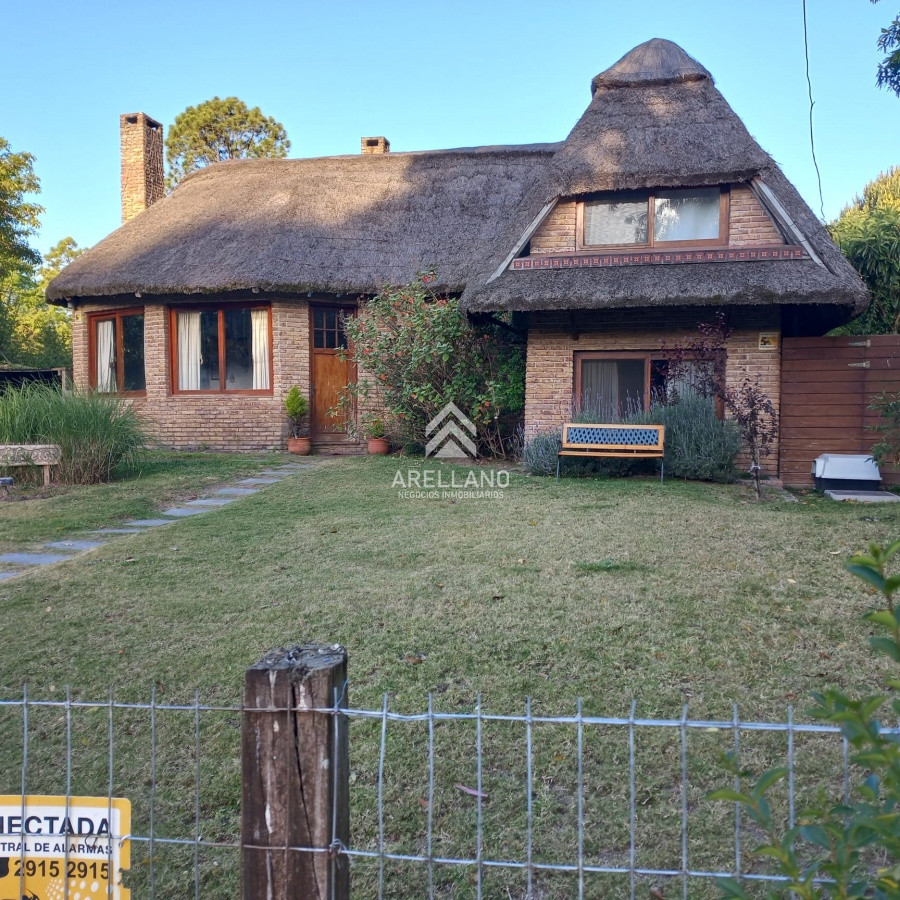 Casa ID.4212 - Alquiler y venta de casa de 3 dormitorios en Punta del Este