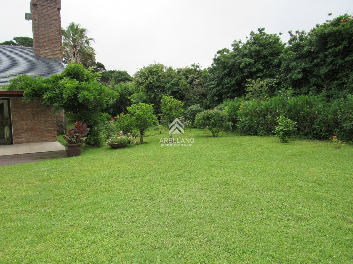 Casa ID.4119 - Casa en venta de 7 dormitorios en Punta del Este