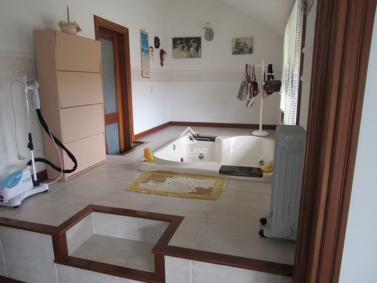 Casa ID.4119 - Casa en venta de 7 dormitorios en Punta del Este