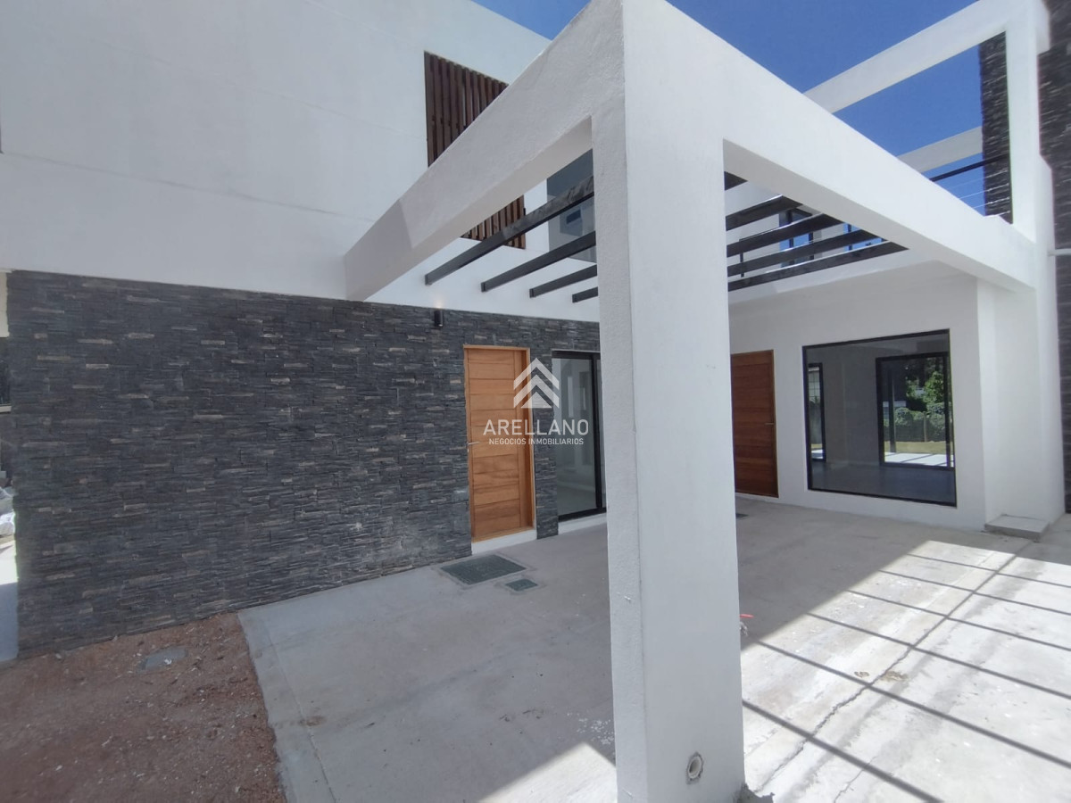 Casa ID.3957 - Oportunidad en construccion, casa de 3 dormitorios en Parque Burnett