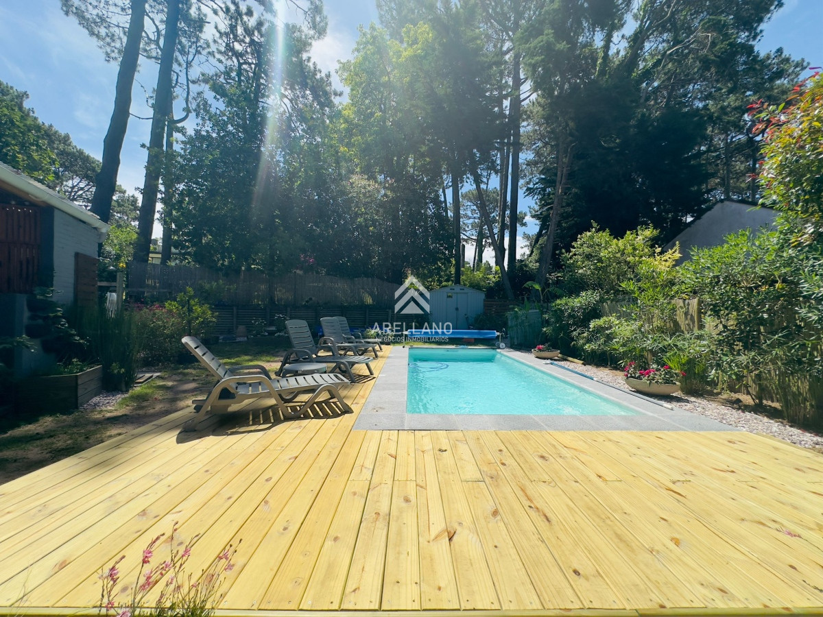 Casa ID.2803 - Alquiler de casa de 3 dormitorios con piscina en Punta del Este