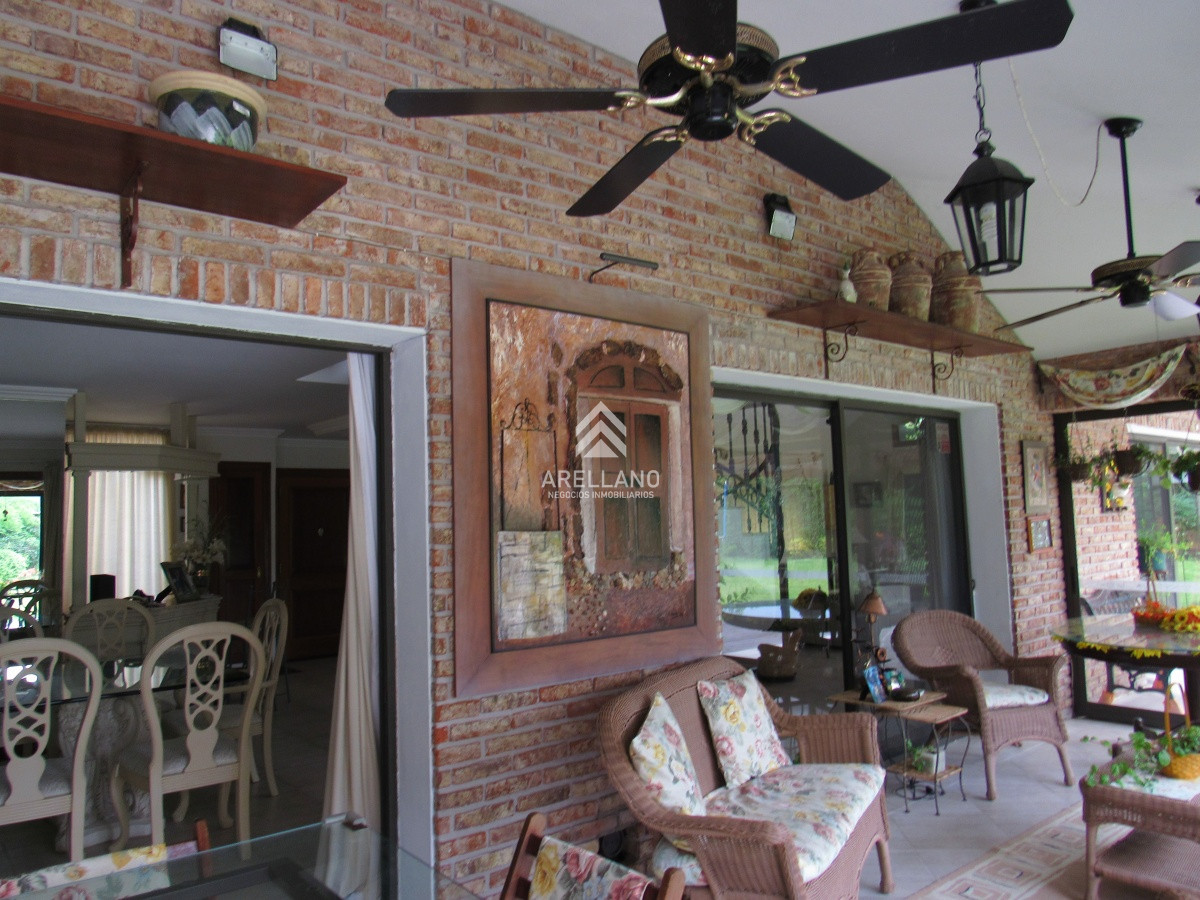 Casa ID.4119 - Casa en venta de 7 dormitorios en Punta del Este