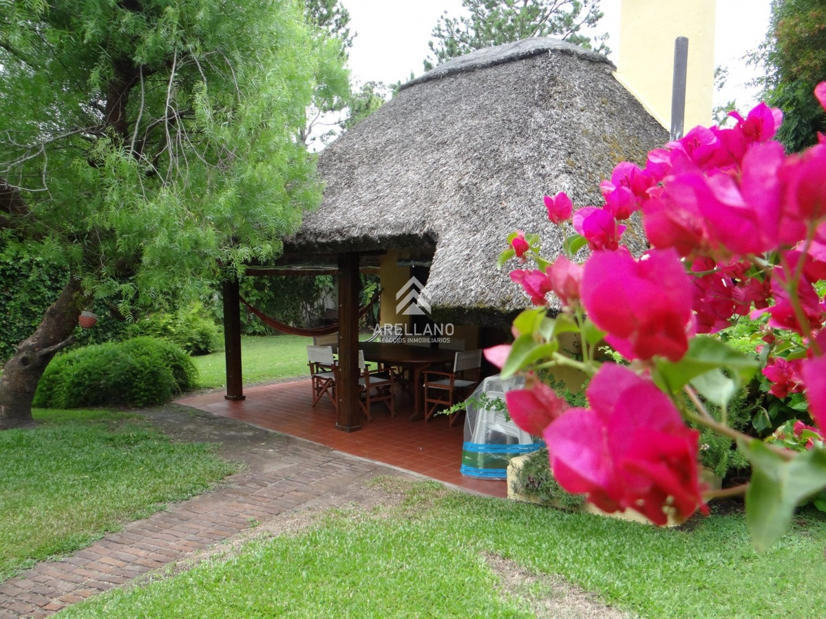 Casa ID.4212 - Alquiler y venta de casa de 3 dormitorios en Punta del Este