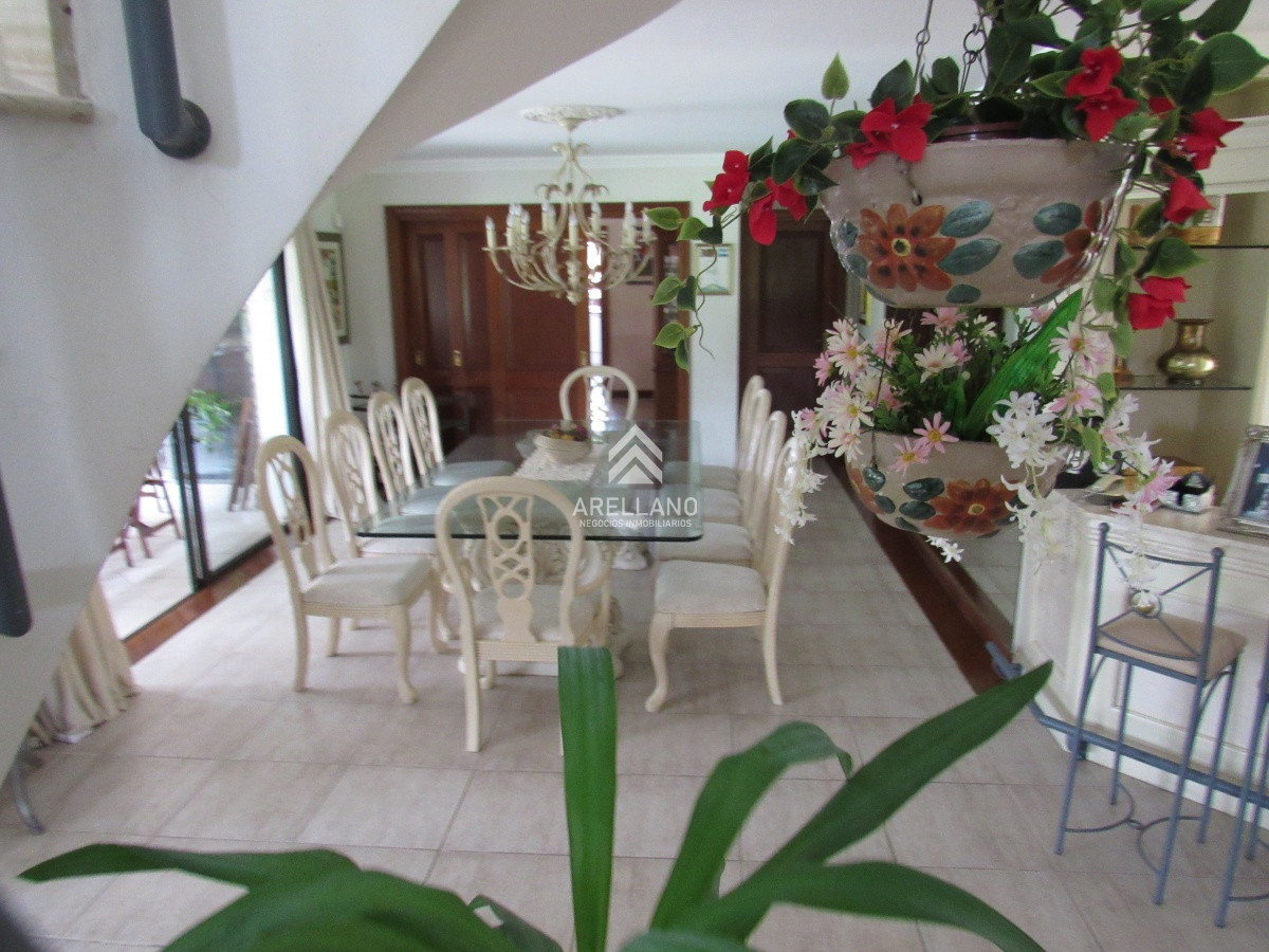 Casa ID.4119 - Casa en venta de 7 dormitorios en Punta del Este