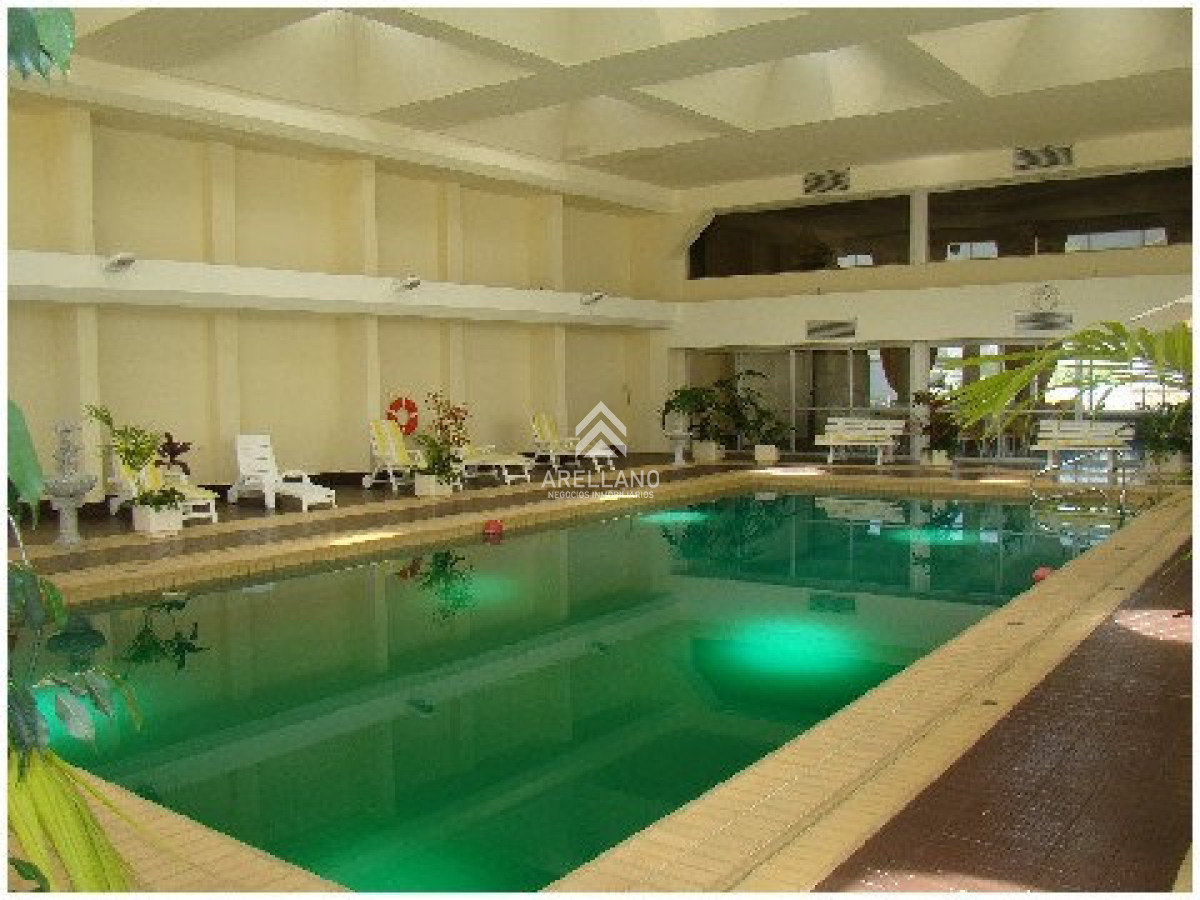 Apartamento ID.2952 - Apartamento en venta de 3 dormitorios y dependencia en Punta del Este