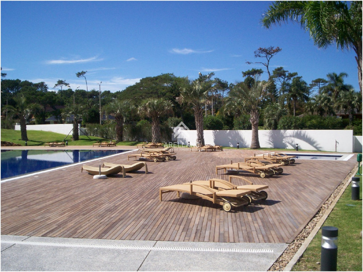 Apartamento ID.4105 - Alquiler de apartamento de 3 dormitorios +dep de servicio en Punta del Este