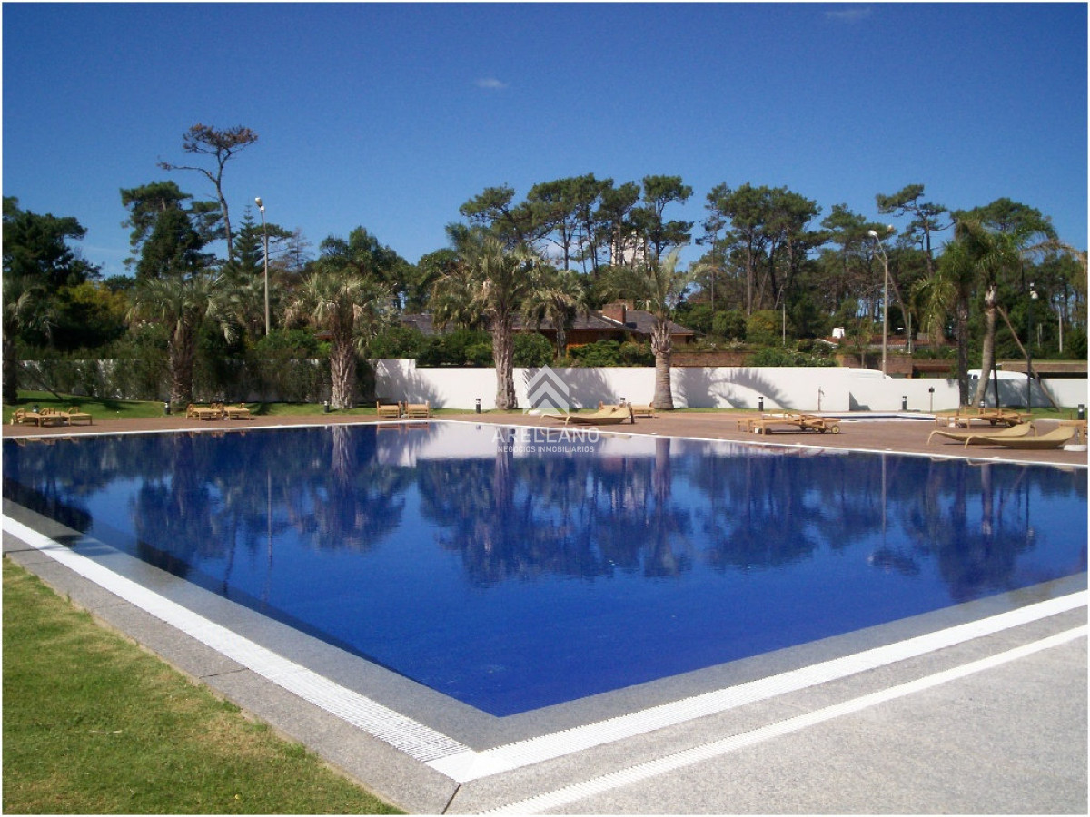 Apartamento ID.4105 - Alquiler de apartamento de 3 dormitorios +dep de servicio en Punta del Este