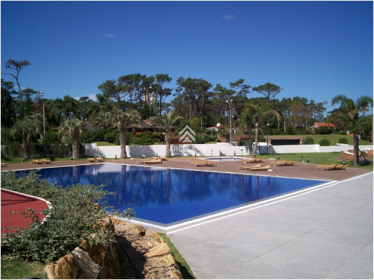 Apartamento ID.4105 - Alquiler de apartamento de 3 dormitorios +dep de servicio en Punta del Este