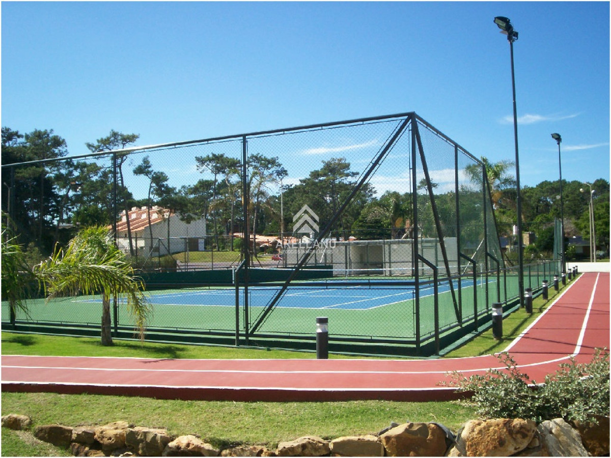 Apartamento ID.4105 - Alquiler de apartamento de 3 dormitorios +dep de servicio en Punta del Este