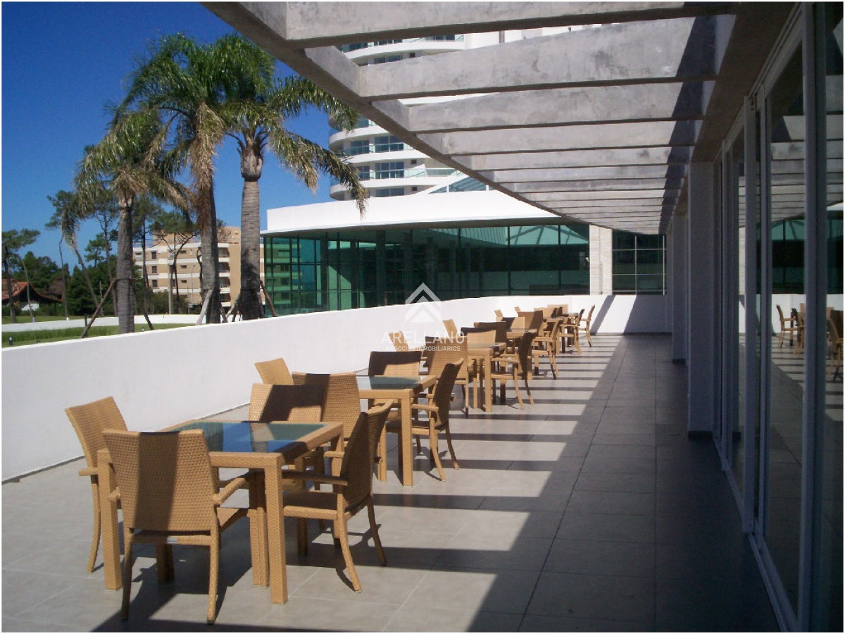 Apartamento ID.4105 - Alquiler de apartamento de 3 dormitorios +dep de servicio en Punta del Este