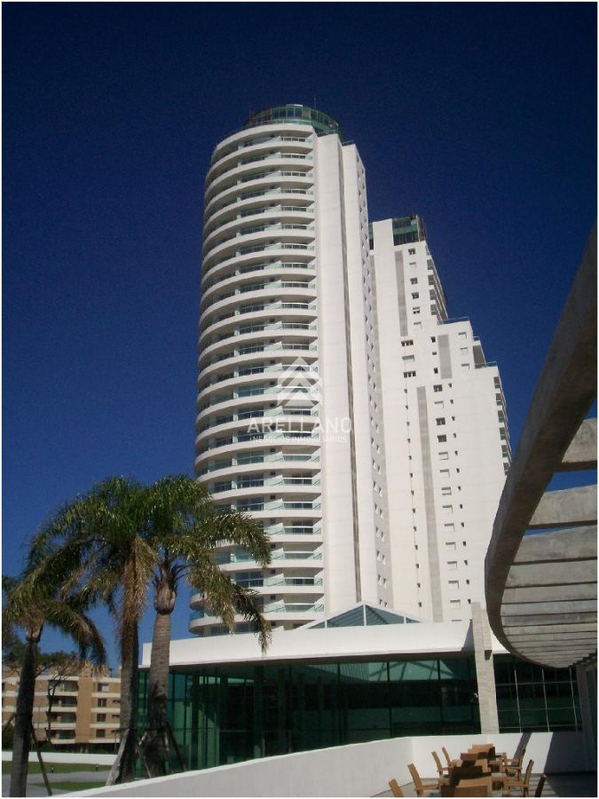 Apartamento ID.4105 - Alquiler de apartamento de 3 dormitorios +dep de servicio en Punta del Este