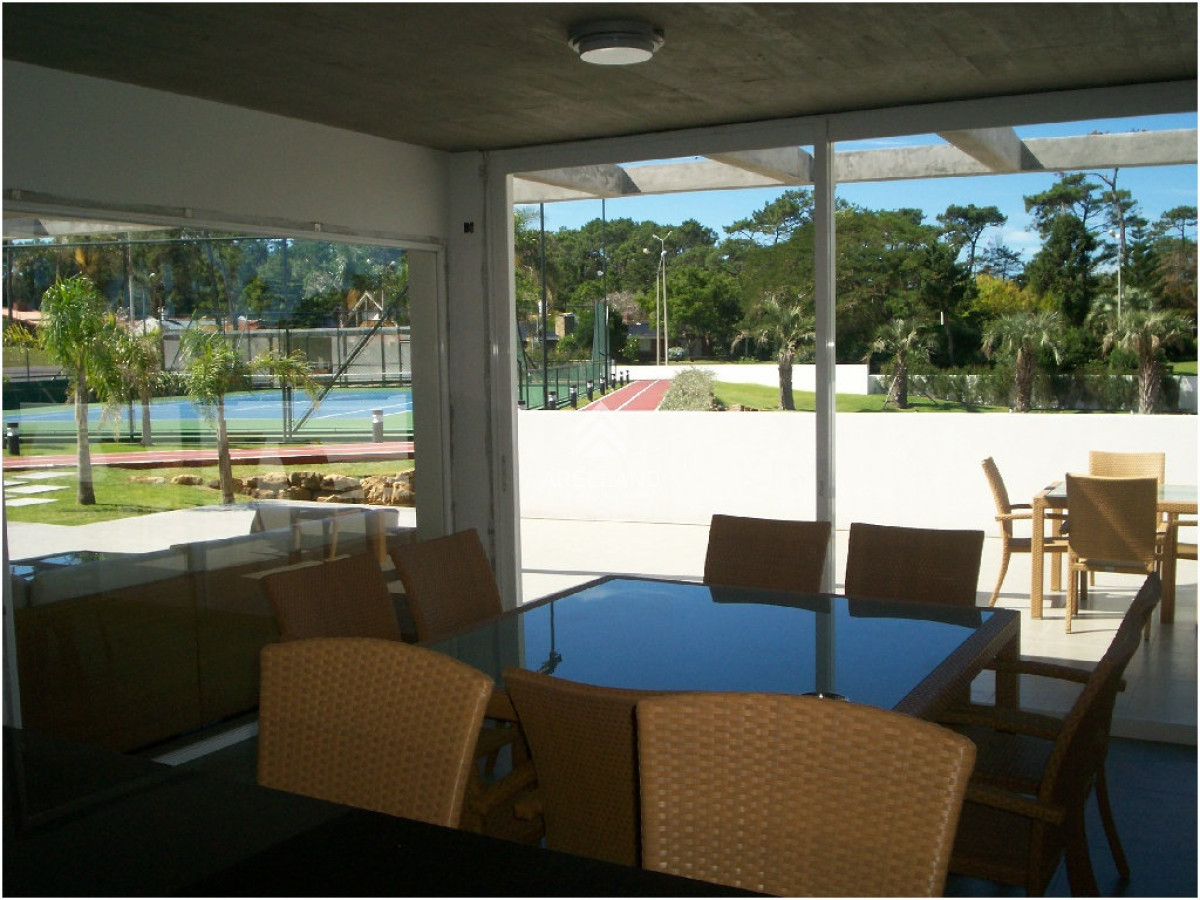 Apartamento ID.4105 - Alquiler de apartamento de 3 dormitorios +dep de servicio en Punta del Este