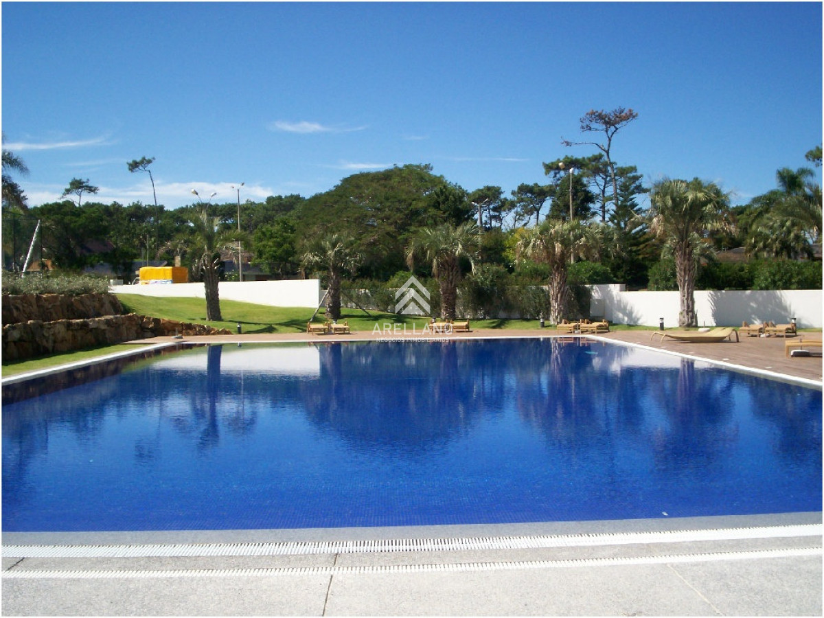 Apartamento ID.4105 - Alquiler de apartamento de 3 dormitorios +dep de servicio en Punta del Este