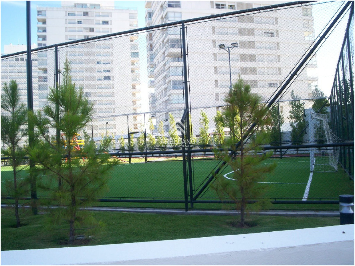 Apartamento ID.4105 - Alquiler de apartamento de 3 dormitorios +dep de servicio en Punta del Este