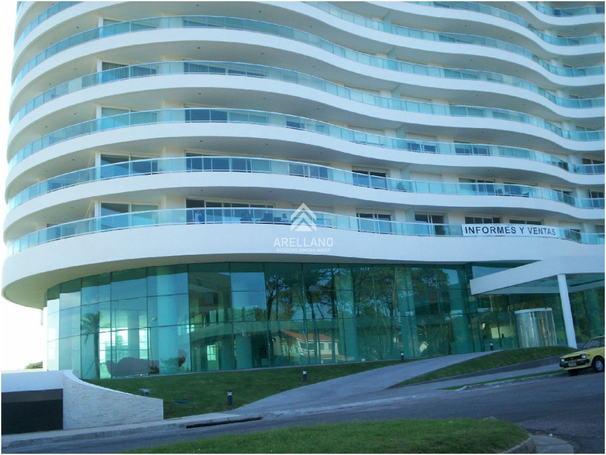 Apartamento ID.4105 - Alquiler de apartamento de 3 dormitorios +dep de servicio en Punta del Este