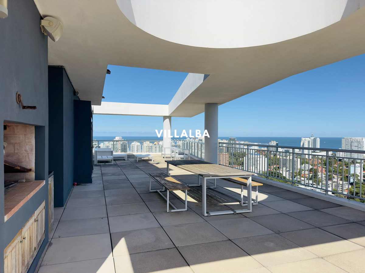 Apartamento ID.2939 - Penthouse en VENTA, 3 dormitorios en suite + Dependencia, vista 180°.