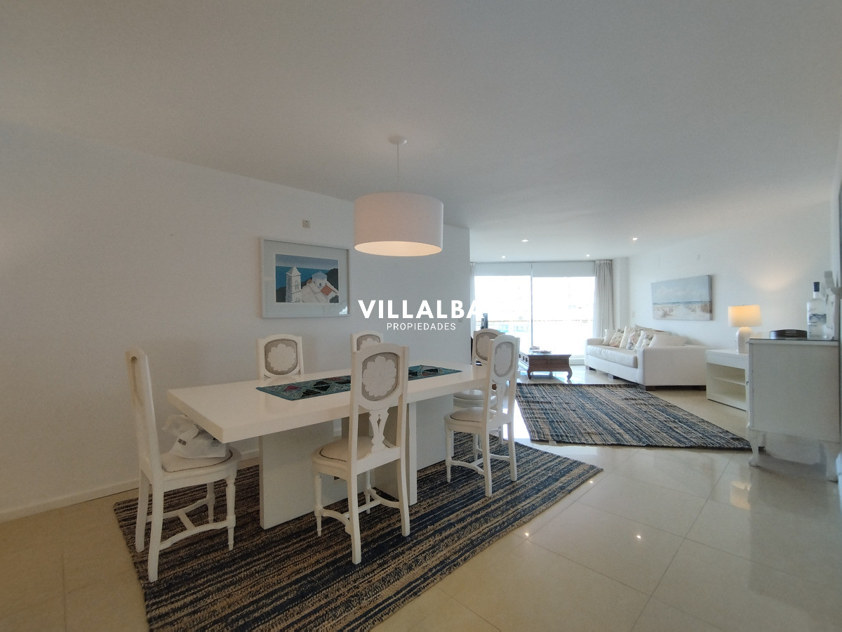 Apartamento ID.3924 - Alquiler y venta de apartamento de 3 dormitorios en Punta del Este