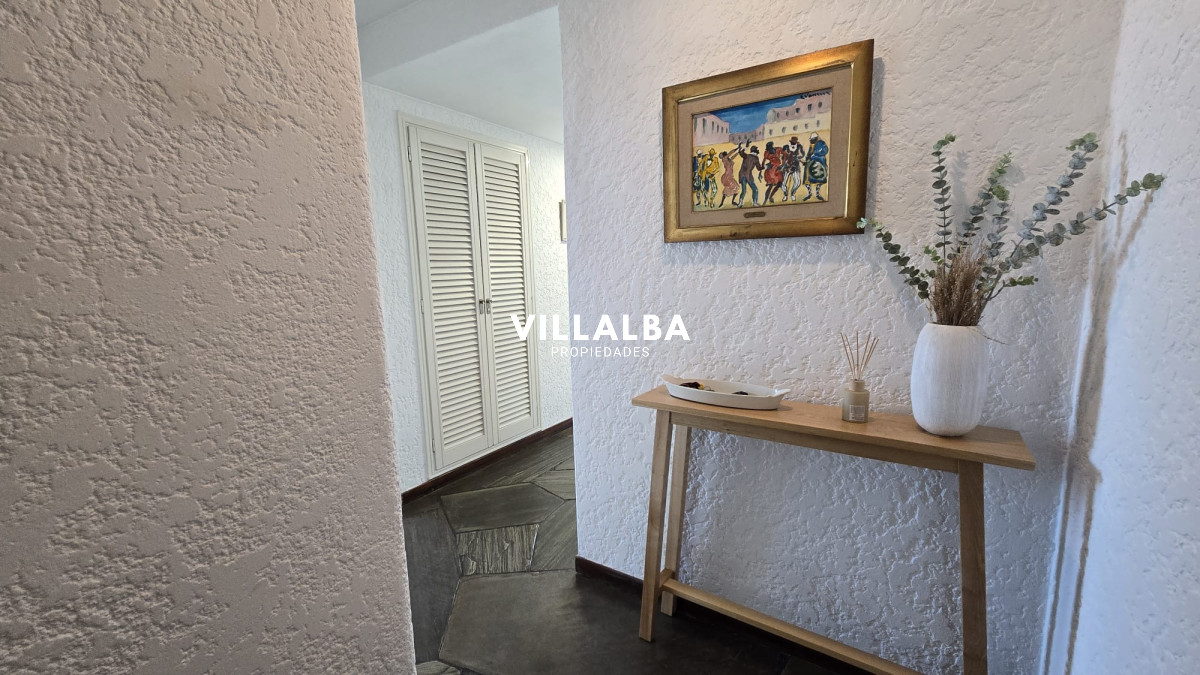 Apartamento ID.3433 - Apartamento en venta de 3 dormitorios en Punta del Este