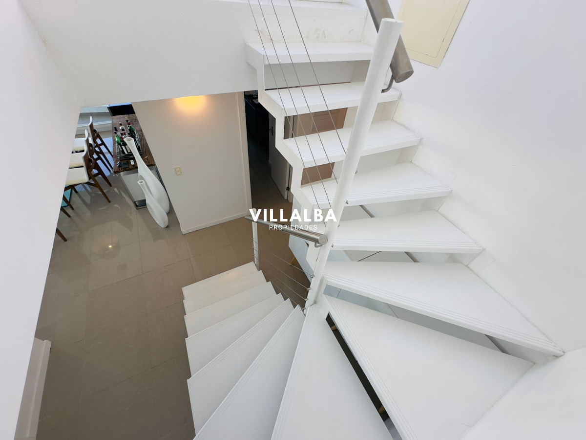 Apartamento ID.2939 - Penthouse en VENTA, 3 dormitorios en suite + Dependencia, vista 180°.