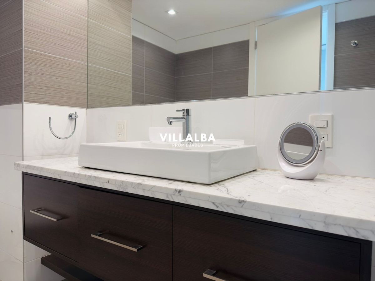 Apartamento ID.2939 - Penthouse en VENTA, 3 dormitorios en suite + Dependencia, vista 180°.
