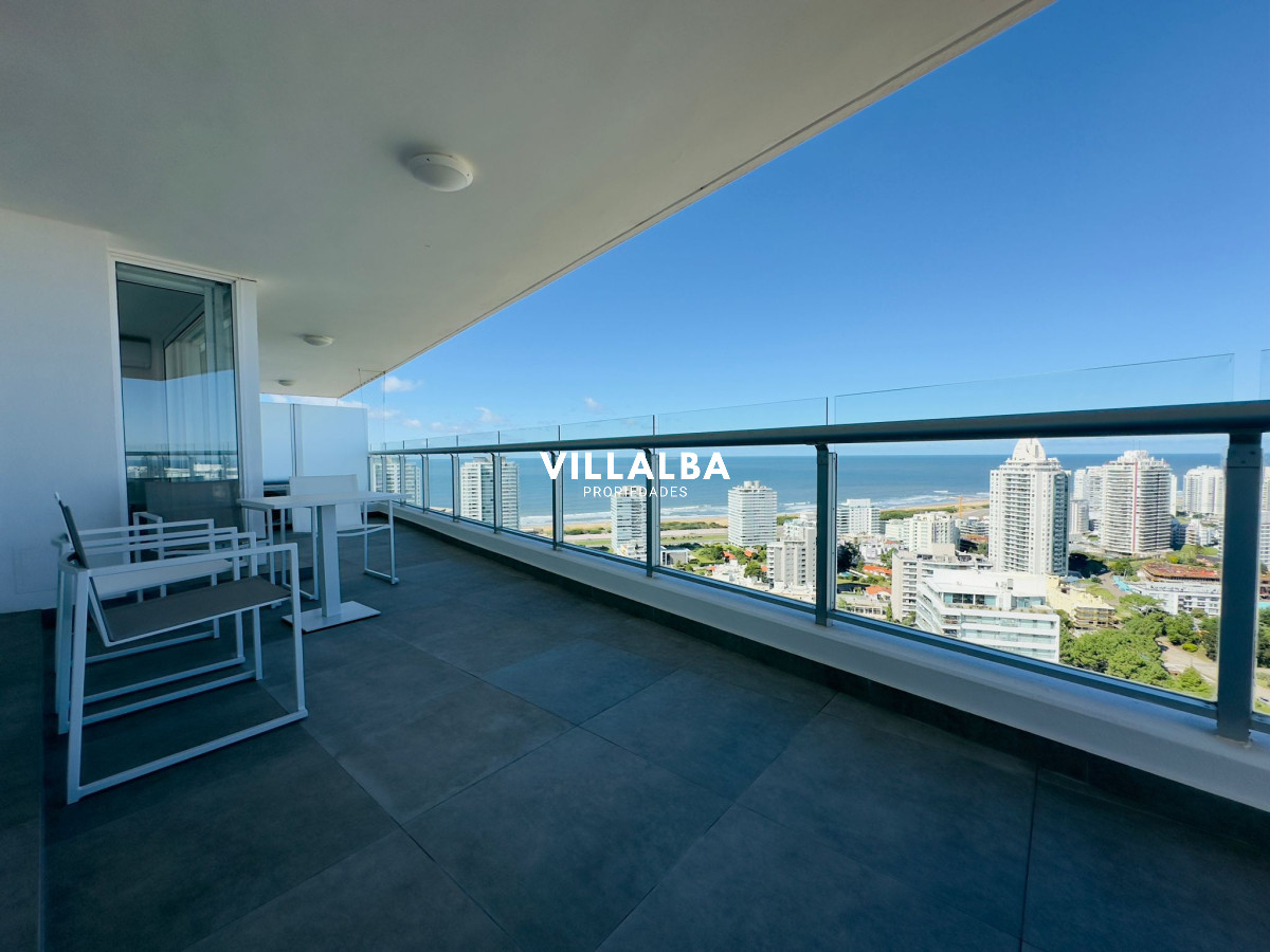 Apartamento ID.2939 - Penthouse en VENTA, 3 dormitorios en suite + Dependencia, vista 180°.