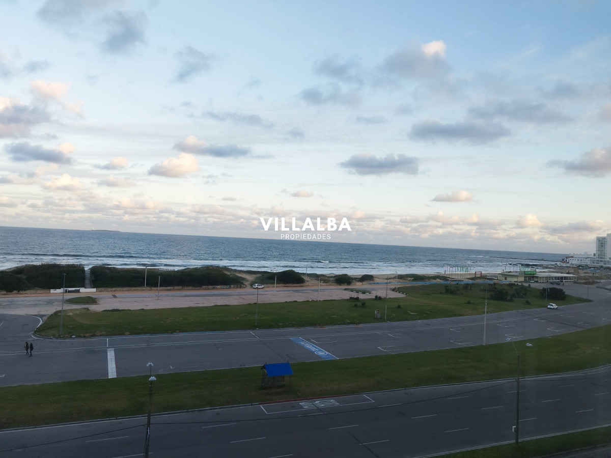 Apartamento ID.3429 - Apartamento de un dormitorio y medio en venta en Punta del Este