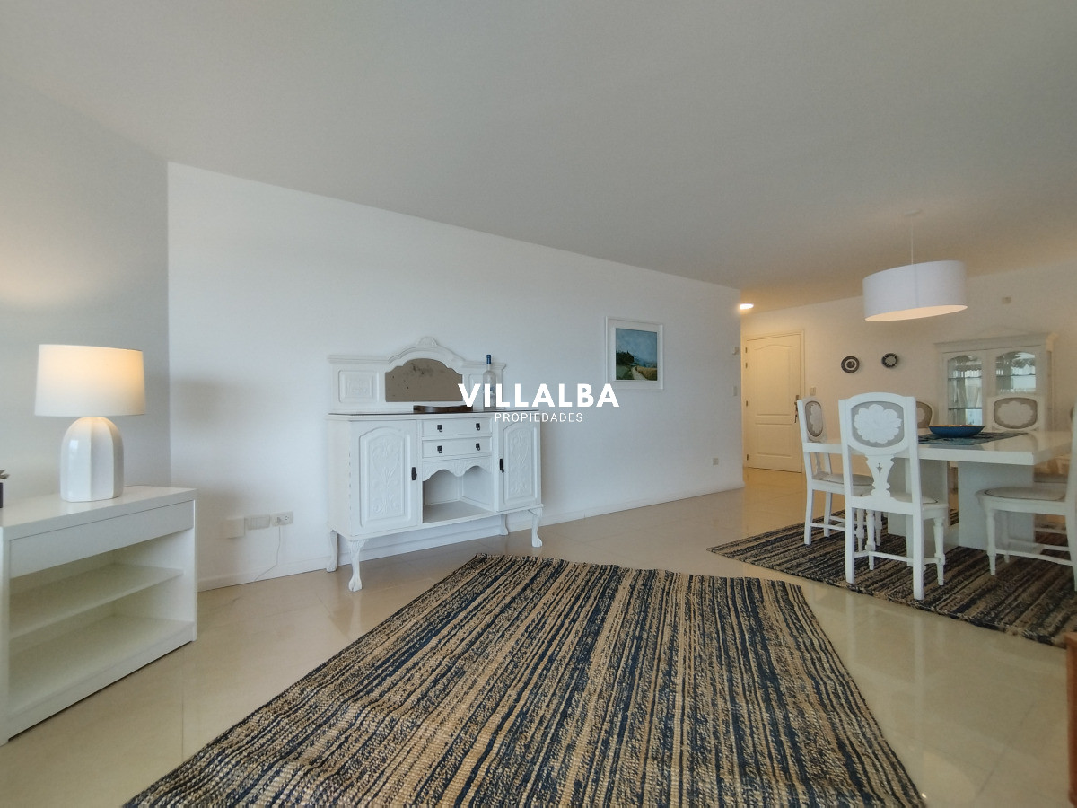 Apartamento ID.3924 - Alquiler y venta de apartamento de 3 dormitorios en Punta del Este