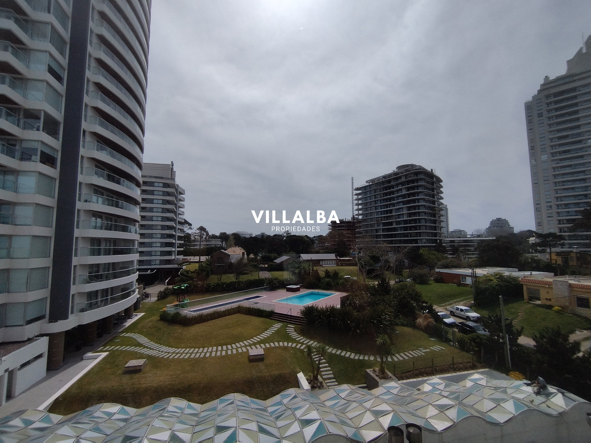 Apartamento ID.3924 - Alquiler y venta de apartamento de 3 dormitorios en Punta del Este