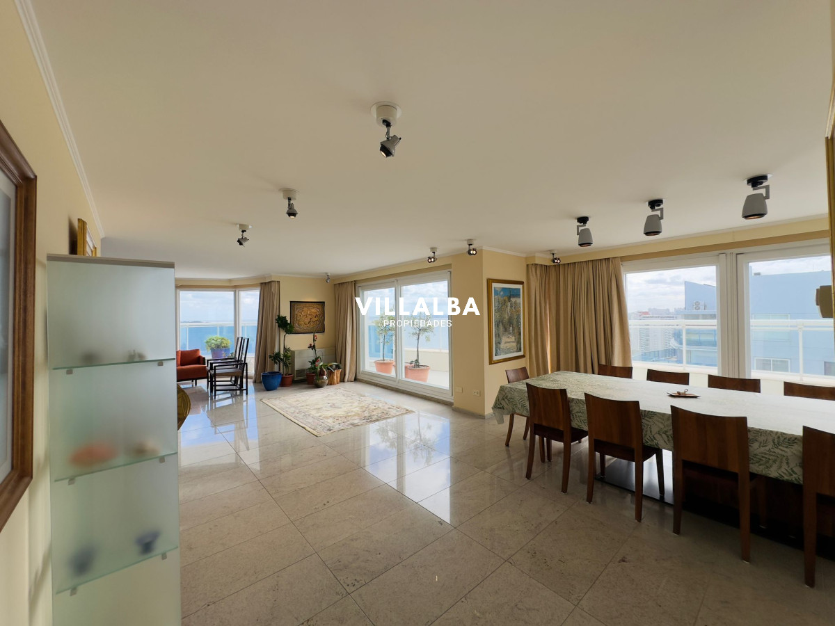 Apartamento ID.3842 - Apartamento en VENTA, 3 dormitorios en suite, Primera linea de la playa mansa.