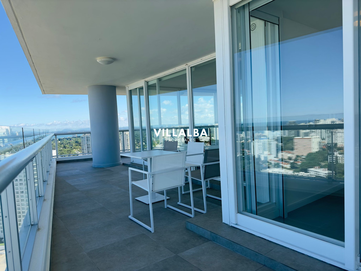 Apartamento ID.2939 - Penthouse en VENTA, 3 dormitorios en suite + Dependencia, vista 180°.