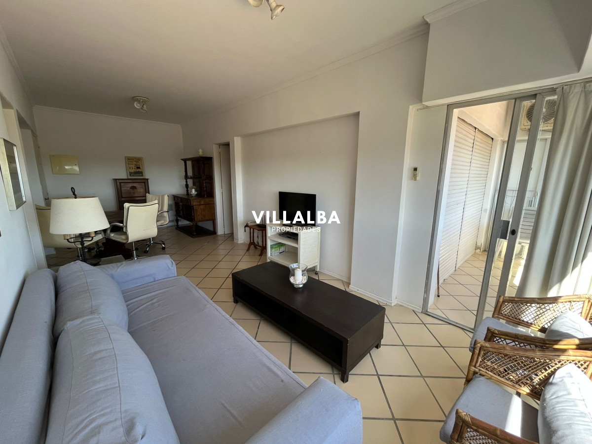 Apartamento ID.3879 - Alquiler y venta de apartamento de dos dormitorios en Punta del Este