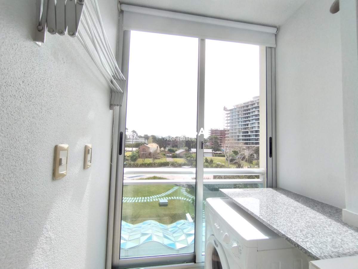 Apartamento ID.3924 - Alquiler y venta de apartamento de 3 dormitorios en Punta del Este