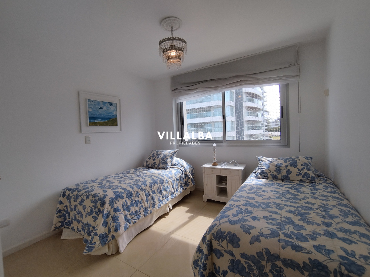 Apartamento ID.3924 - Alquiler y venta de apartamento de 3 dormitorios en Punta del Este