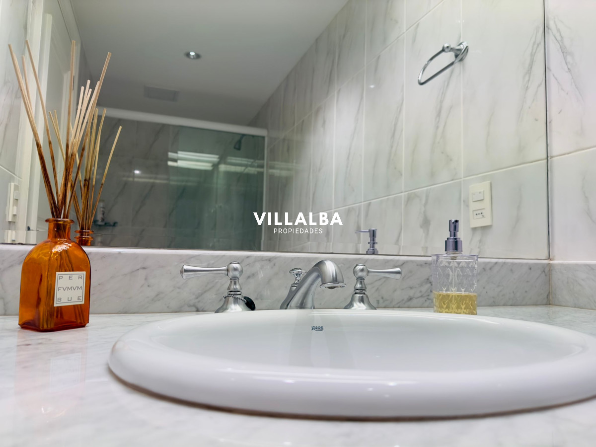 Apartamento ID.3842 - Apartamento en VENTA, 3 dormitorios en suite, Primera linea de la playa mansa.