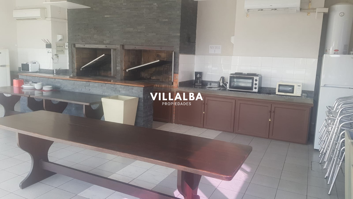 Apartamento ID.3491 - Apartamento en venta de 3 dormitorios en Punta del Este.-