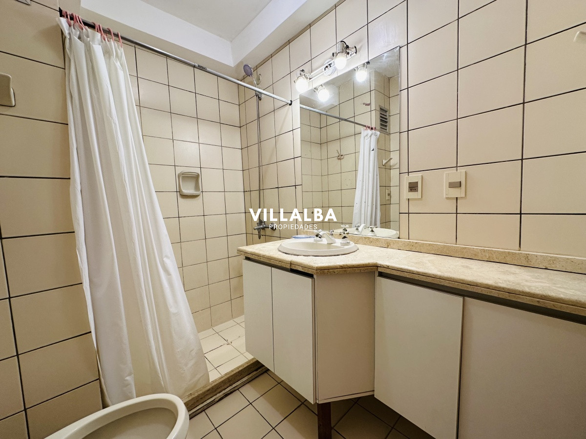 Apartamento ID.4000 -  Apartamento en Venta en Playa mansa Punta del Este