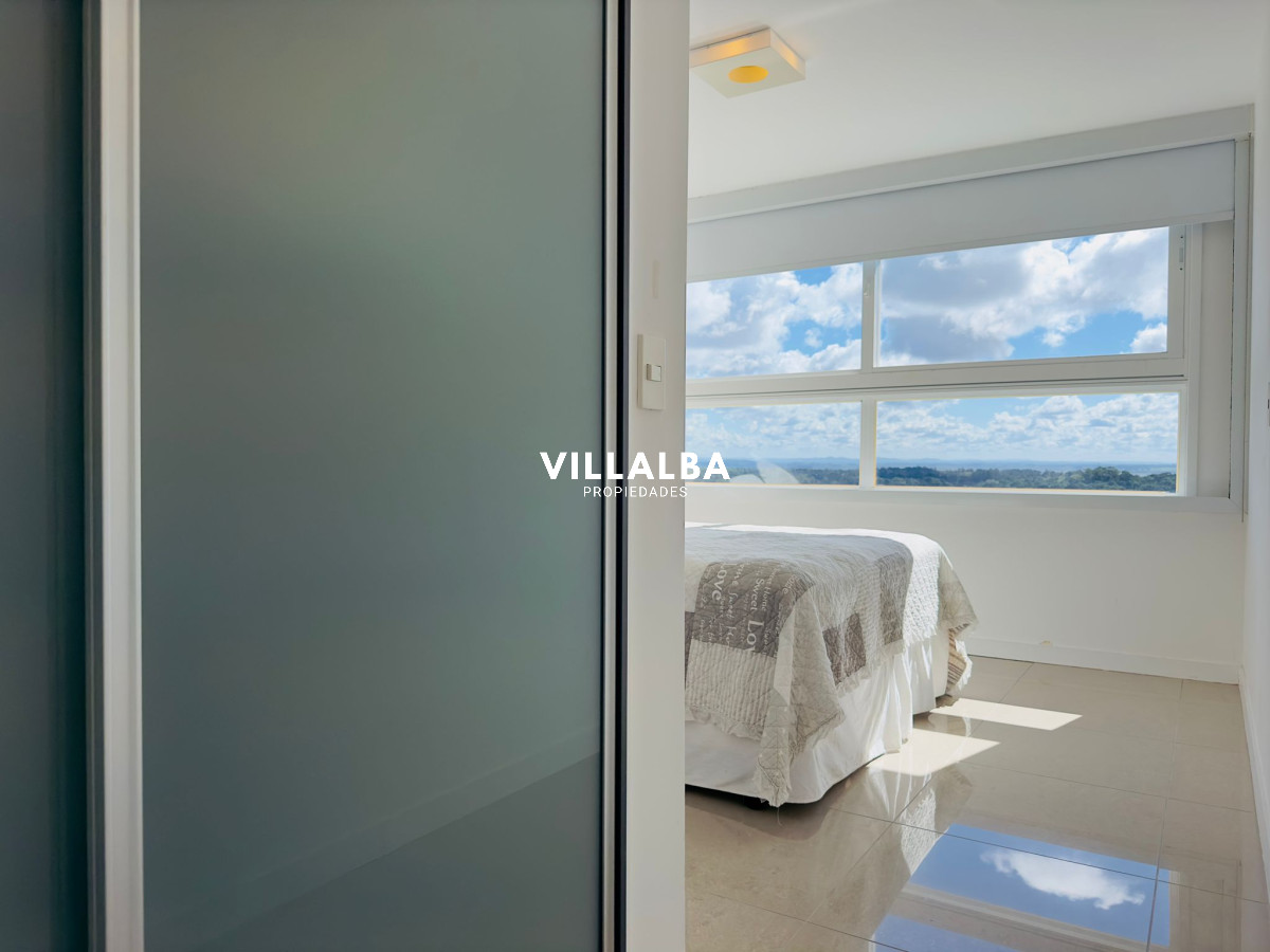 Apartamento ID.2939 - Penthouse en VENTA, 3 dormitorios en suite + Dependencia, vista 180°.