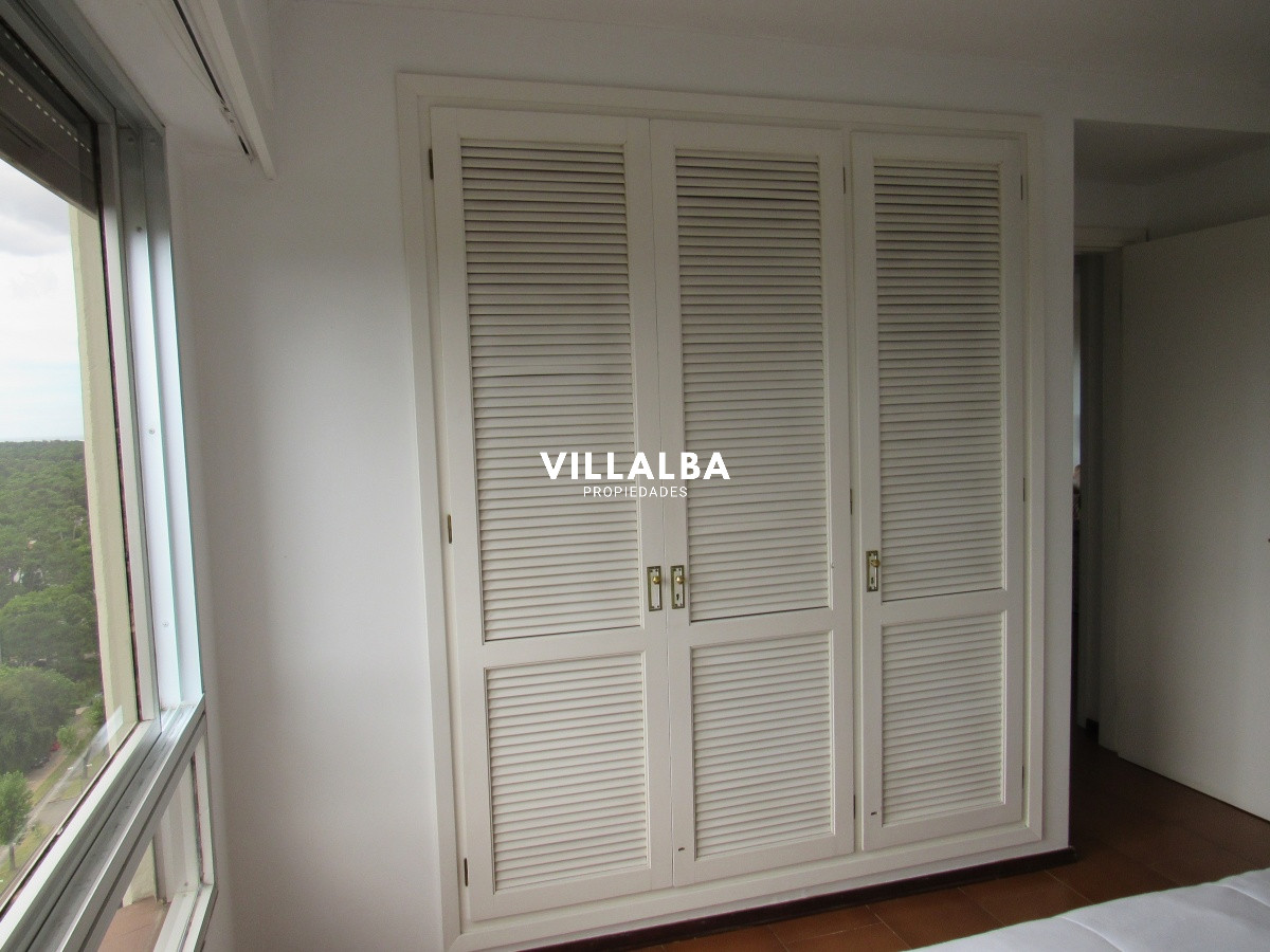 Apartamento ID.3602 - Venta de apartamento de dos dormitorios en Punta del Este