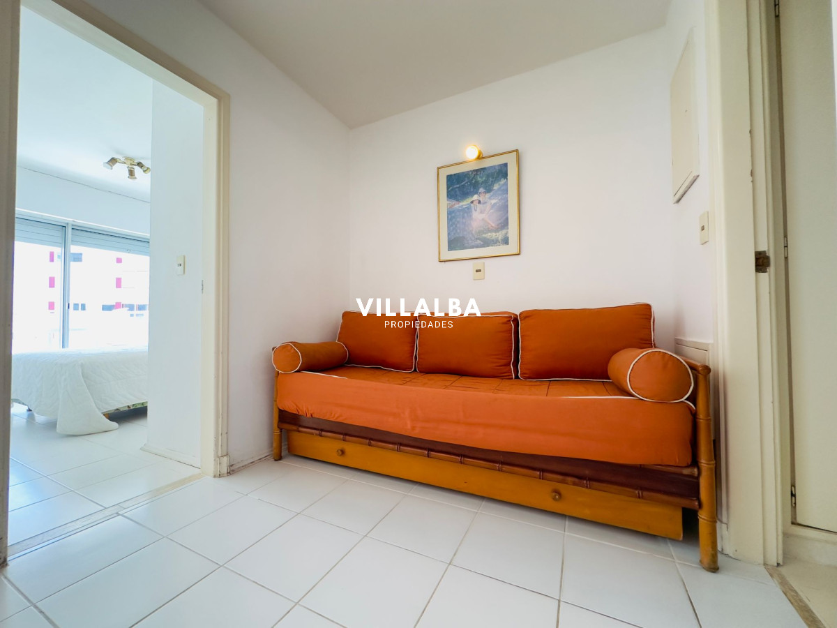 Apartamento ID.3861 - Apto en venta, 1 dormitorio y medio, excelente ubicación, Punta del este.