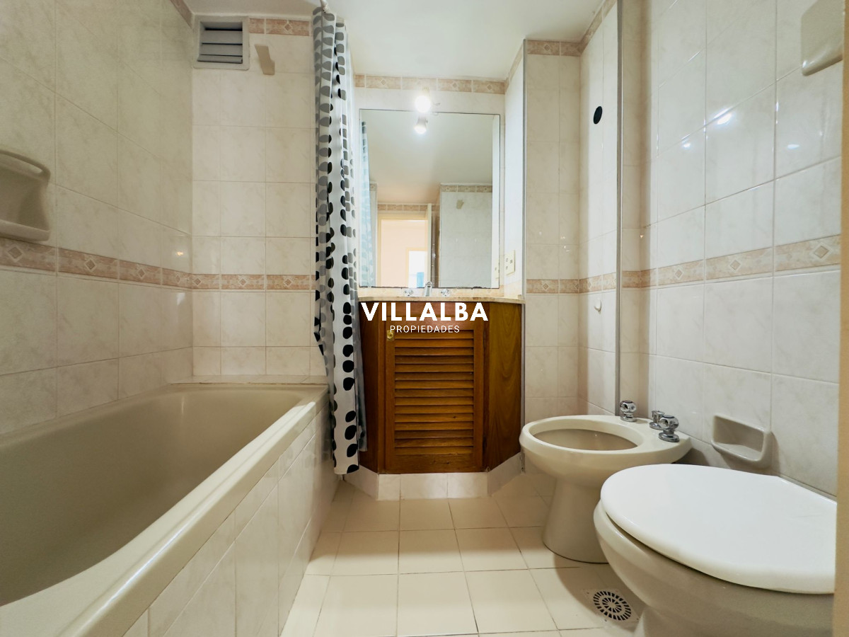 Apartamento ID.3861 - Apto en venta, 1 dormitorio y medio, excelente ubicación, Punta del este.