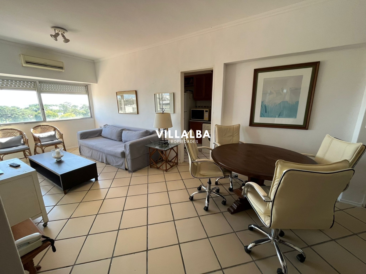 Apartamento ID.3879 - Alquiler y venta de apartamento de dos dormitorios en Punta del Este