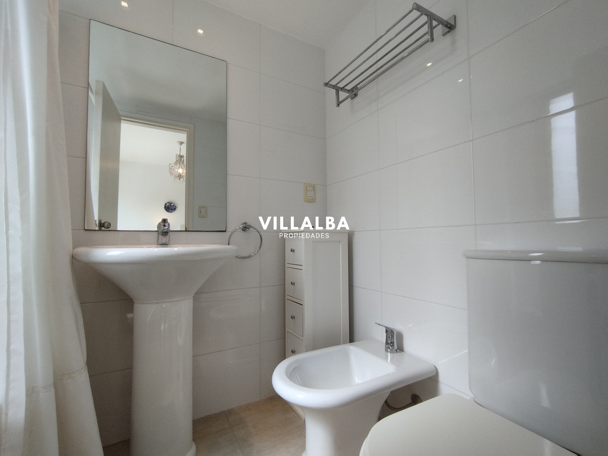 Apartamento ID.3924 - Alquiler y venta de apartamento de 3 dormitorios en Punta del Este