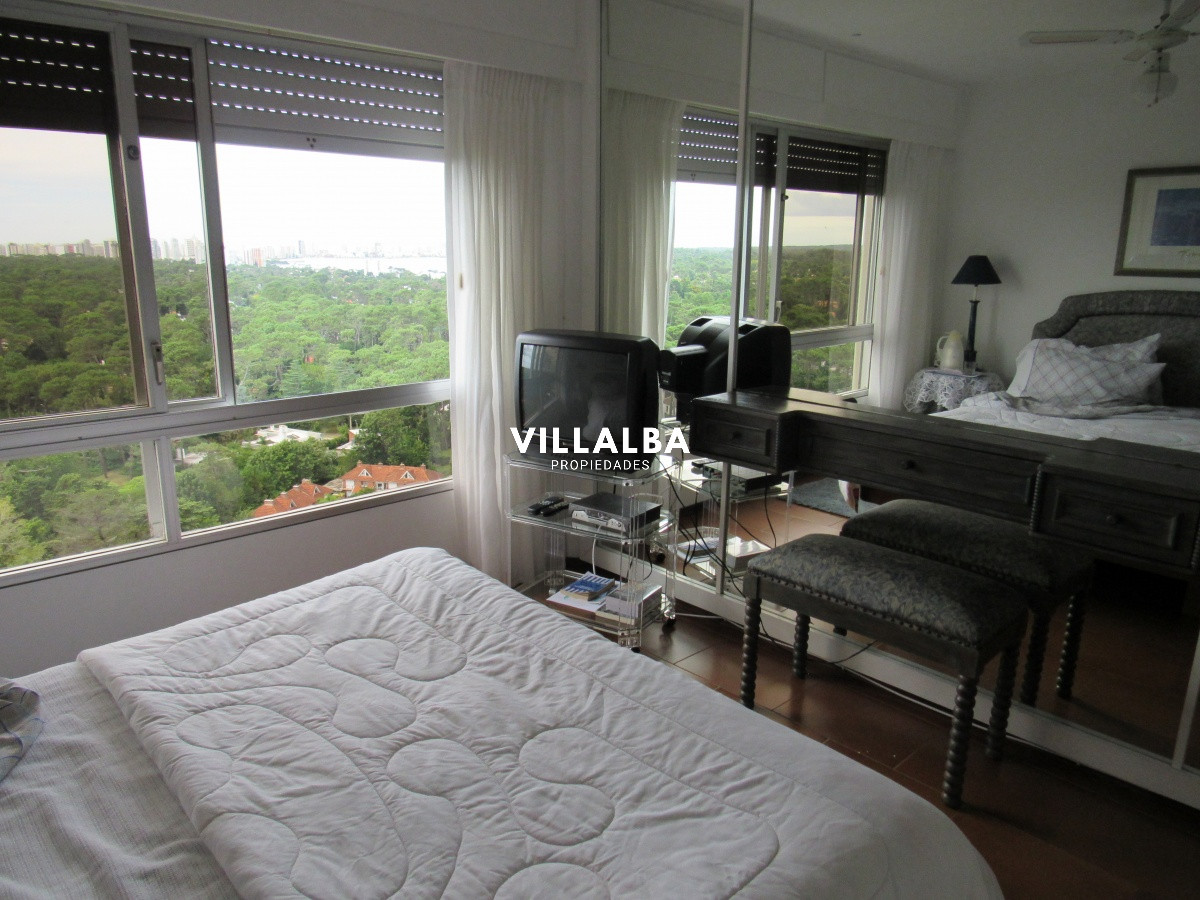 Apartamento ID.3602 - Venta de apartamento de dos dormitorios en Punta del Este