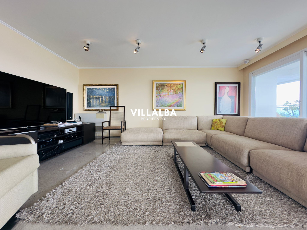 Apartamento ID.3842 - Apartamento en VENTA, 3 dormitorios en suite, Primera linea de la playa mansa.