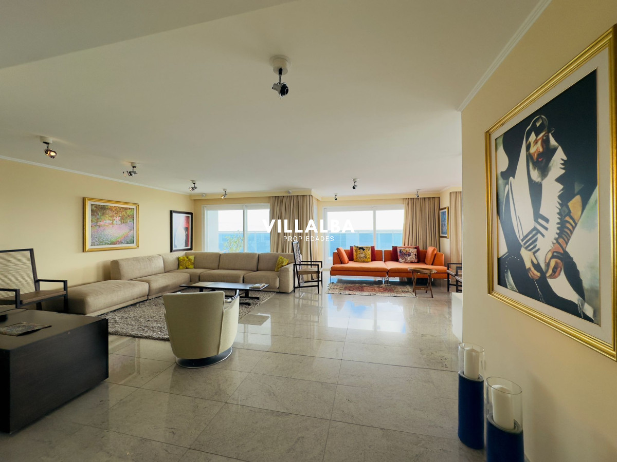 Apartamento ID.3842 - Apartamento en VENTA, 3 dormitorios en suite, Primera linea de la playa mansa.