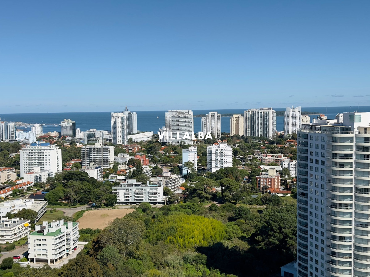 Apartamento ID.2939 - Penthouse en VENTA, 3 dormitorios en suite + Dependencia, vista 180°.