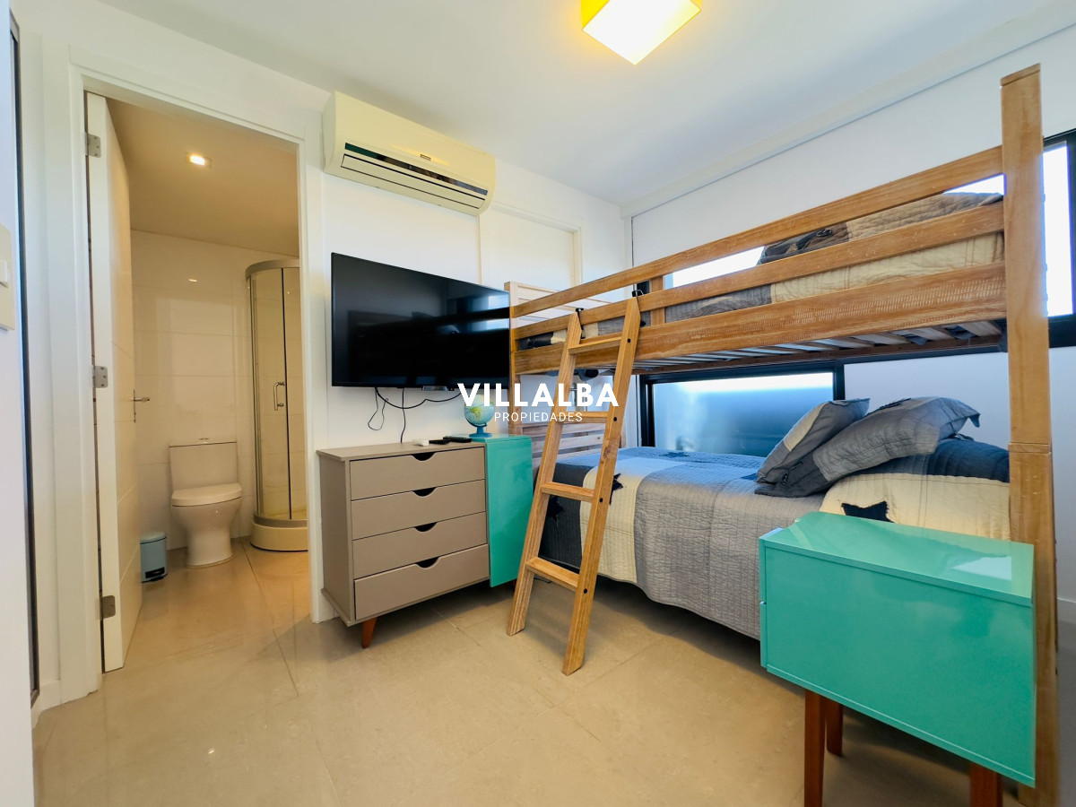 Apartamento ID.2939 - Penthouse en VENTA, 3 dormitorios en suite + Dependencia, vista 180°.